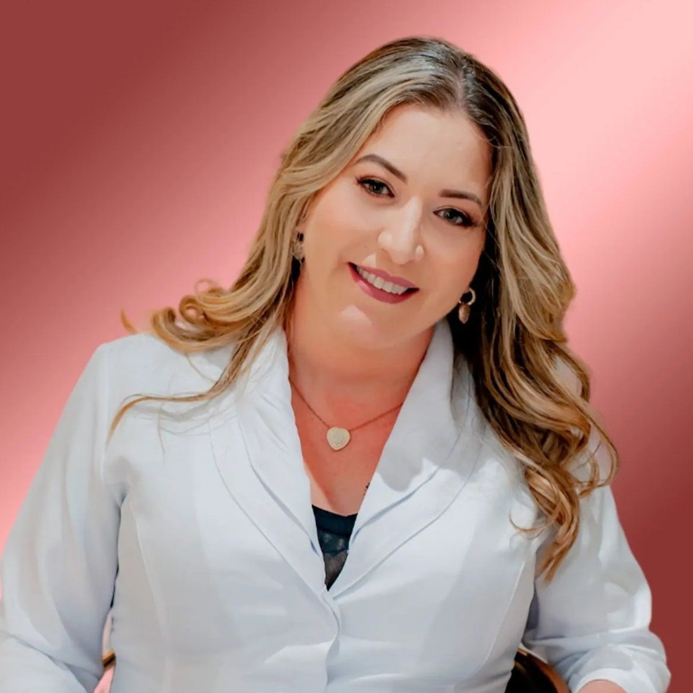 Regiane Carla Ferreira — profissional de medicina estética